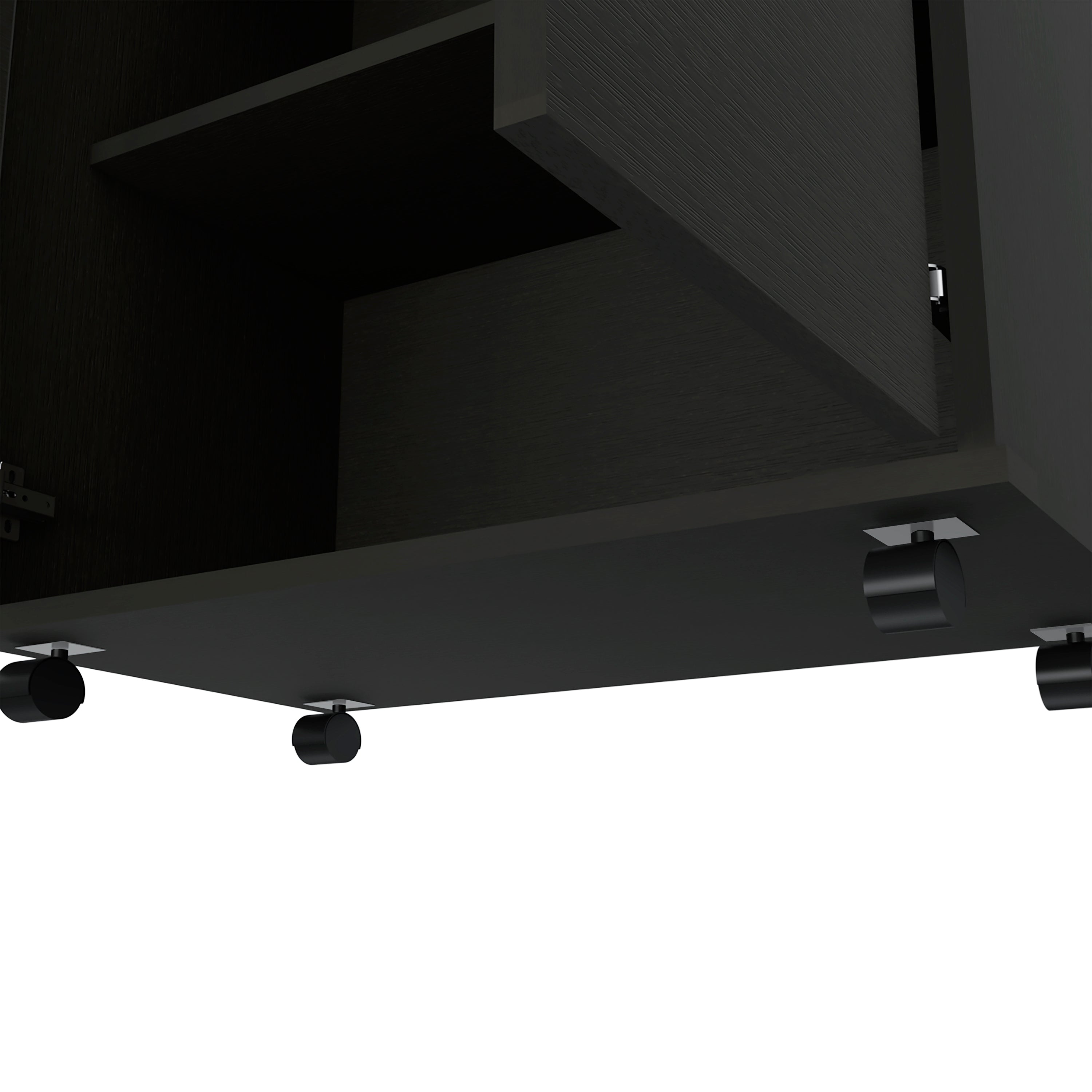 MLW 6770 - Close-up of base and casters
